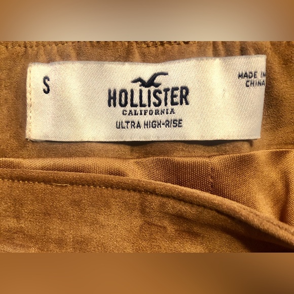 Perfect for Fall - Hollister soft, brown mini skirt - Picture 3 of 6